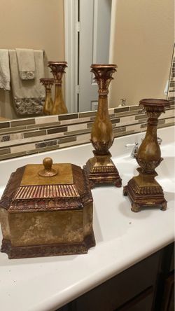 Candle holders with decorations box