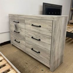 CAMBECK WHITEWASH DRESSER