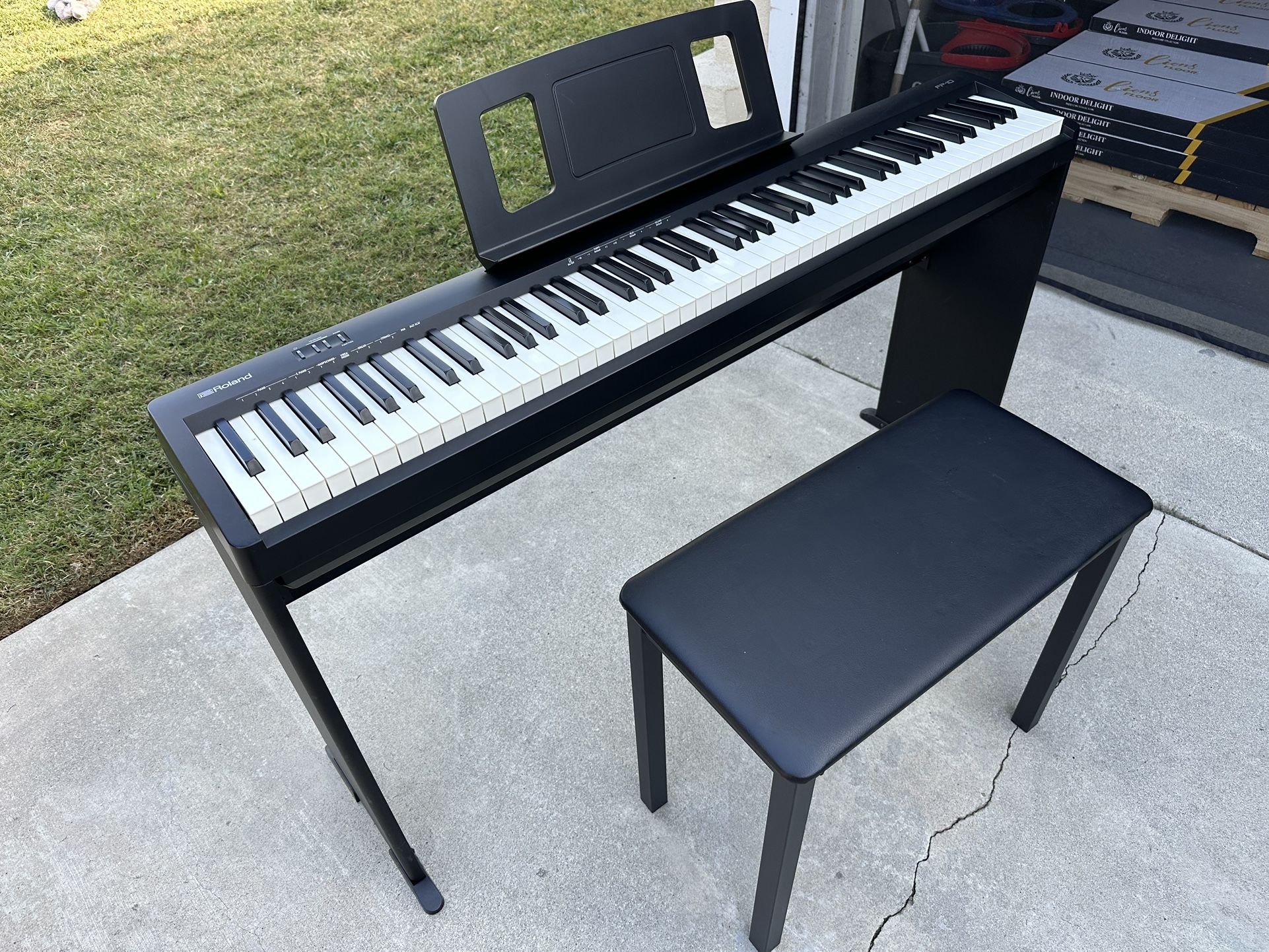 Roland FP-10 Digital Piano