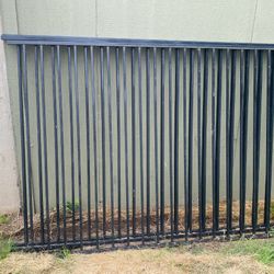 3 Paneles De 5’ Altura X 8’ Ancho  Formando 24’ Lineales 