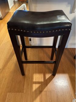 Set of 2 leather bar stools