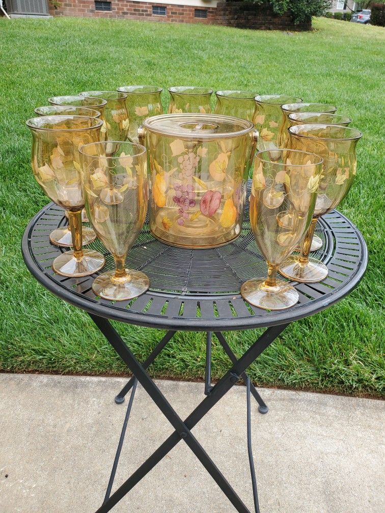 13 Piece Plastic Glasses with Ice Bucket