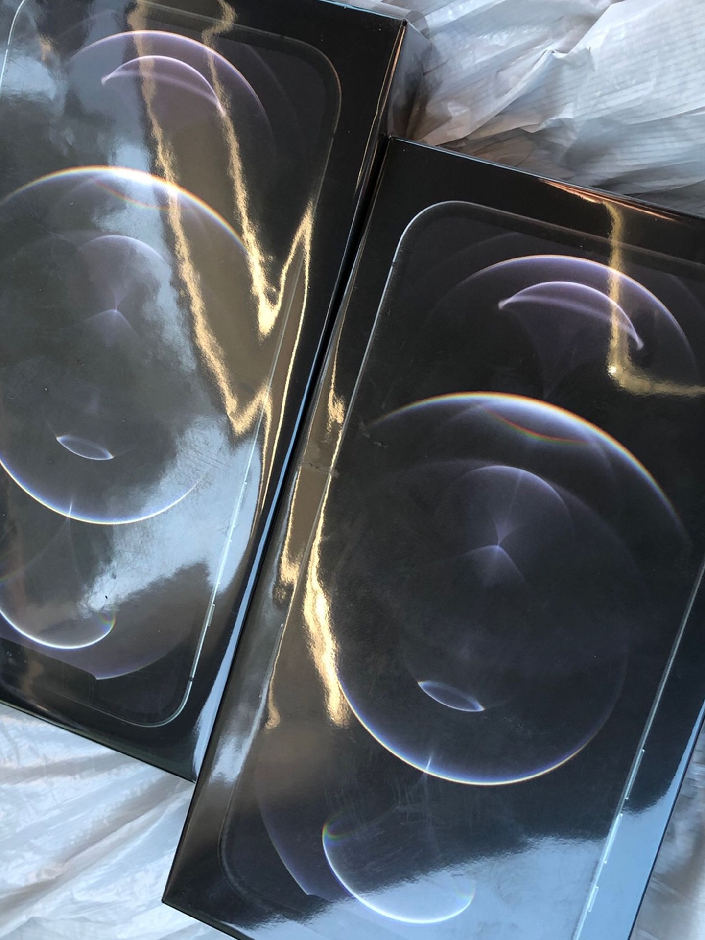 Apple iPhone 12 Pro 6.1 inch & iPhone 12 Pro Max 6.7 inch Unlocked iOS 14.3 Brand New All Colors Available