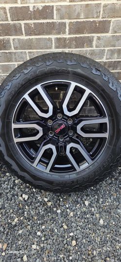 OEM  CHEVY GMC YUKON SUBURBAN WHEELS AND TIRES