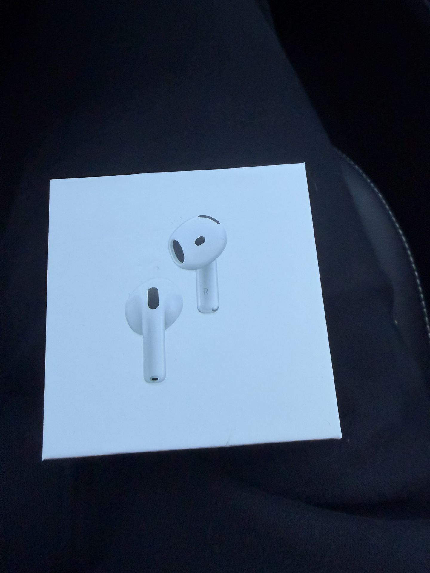 AirPods 4