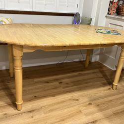 Dining table with one extension leaf and 4 chairs