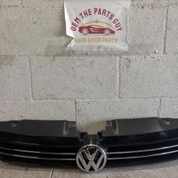 2011 2012 2013 2014 VW Volkswagen Jetta Front Radiator Grille OEM USED 