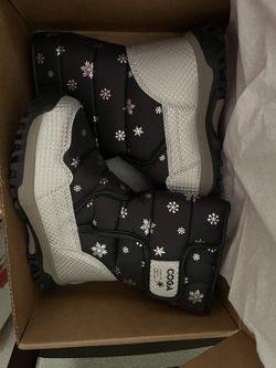 Brand New Snow Boots Kids Size 1