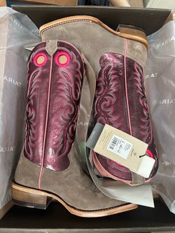Ariat Women’s Futurity Boon Cutter Toe Western Boot