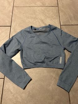 Small blue Gymshark long sleeve crop top
