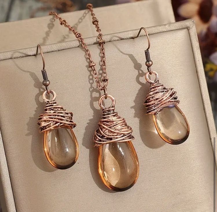 BEAUTIFUL AMBER COLOR DROP PENDANT STYLE EARRINGS & NECKLACE SET
