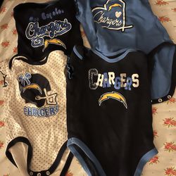 Set Of 4 Chargers Outfits Baby 