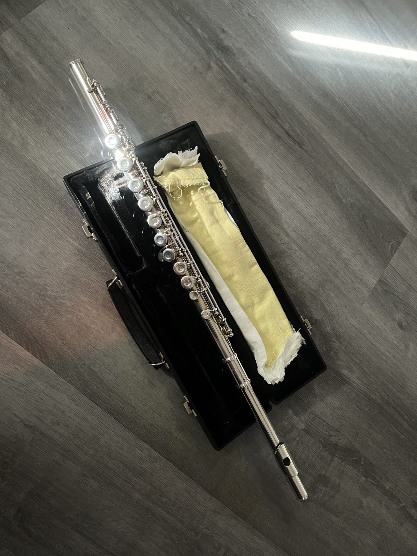 Armstrong Model 104 Vintage Flute  w/ Case