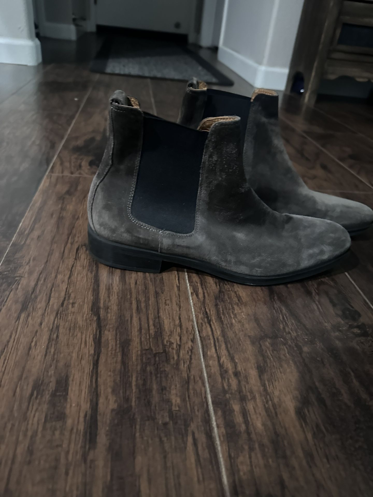  Broletto Gray Suede Chelsea Boots 9.5