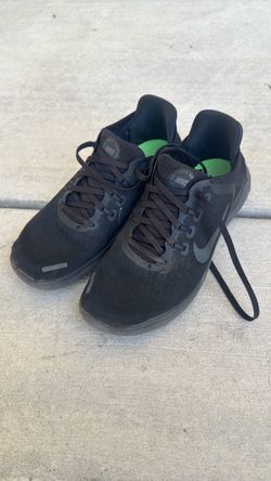 Men’s size 8 Nike Free run