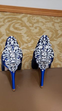 Badgley mischka 9 1/2royal blue color new