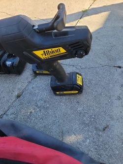 Caulk And Adhesive Gun