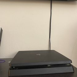 PS4 With Games/cables/controller