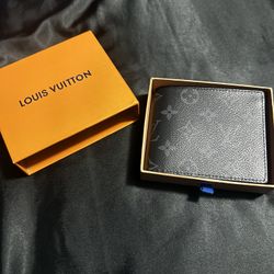 Used LV Wallet