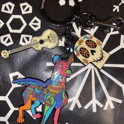 COCO DANTE MULTI CHARM KEYCHAIN 