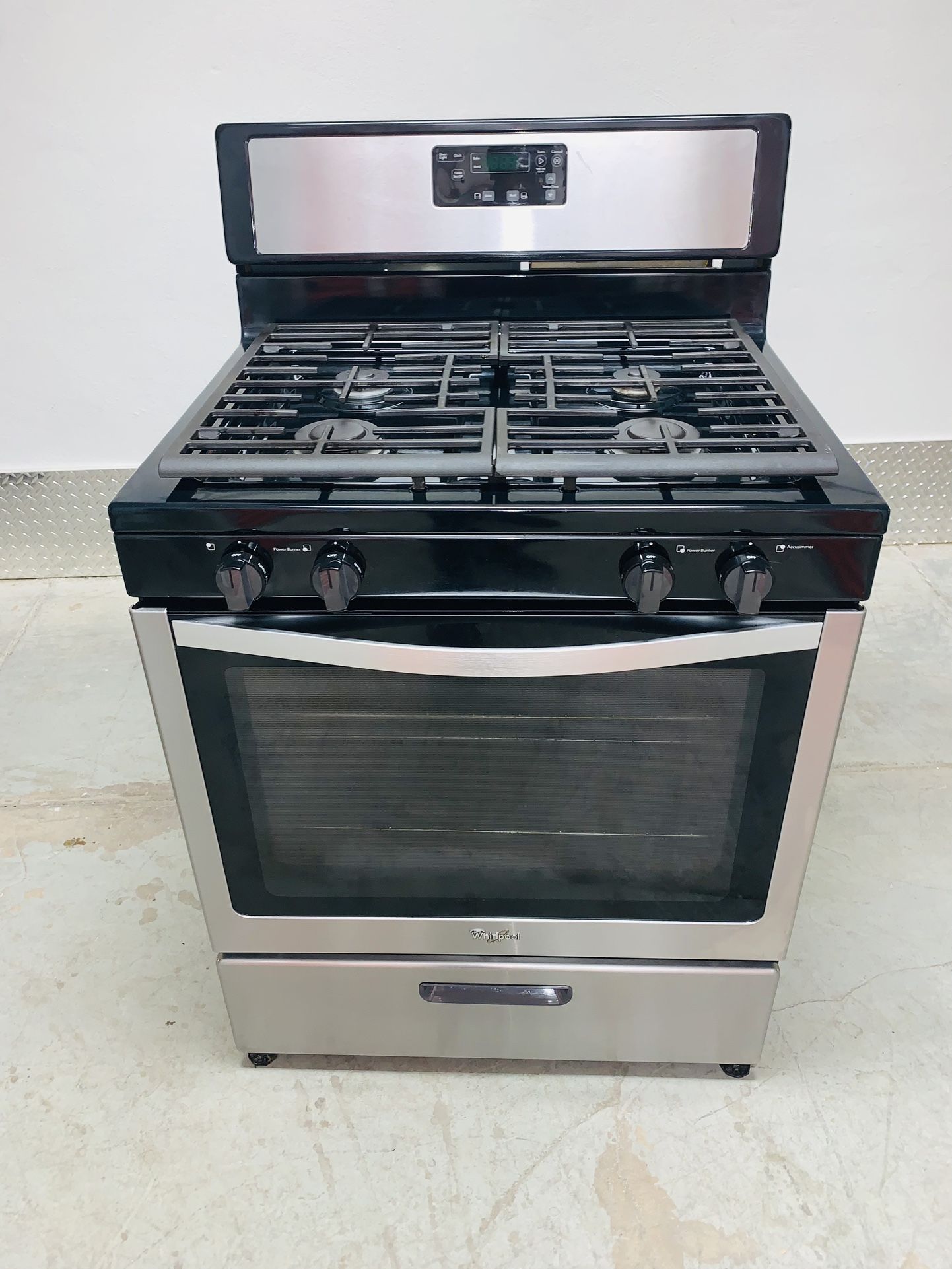 whirlpool stove in very perfect condition a receipt for 90 days warranty
