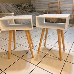 Set of 2 Nightstands