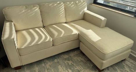 Like New - Ethan Allen sectional - color beige