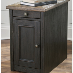 Tyler Creek Chairside End Table with USB Charging