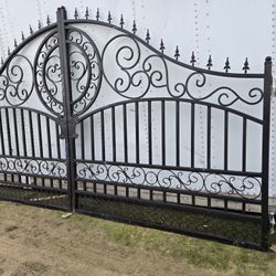 Gate