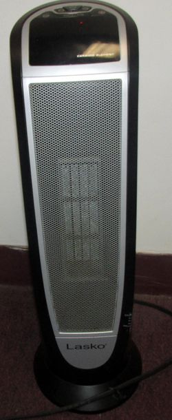 Lasko Ceramic Tower Indoor Heater Black 1500W CT22766 for Sale in Chicago,  IL - OfferUp