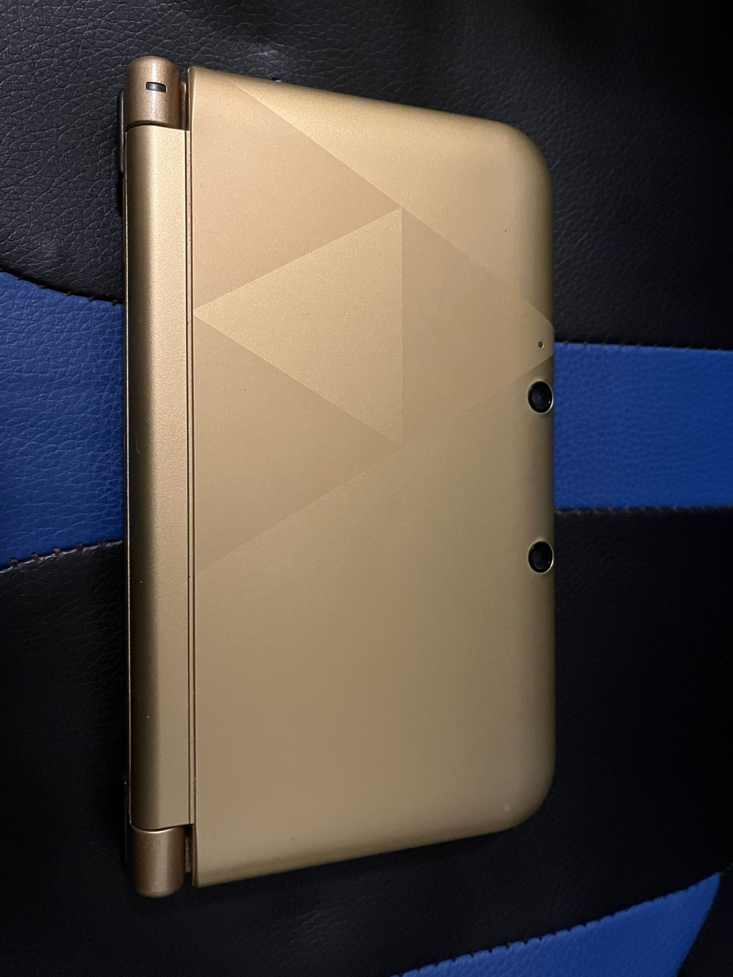 Limited Edition Zelda 3DS and Rare Monster Hunter 4 Case