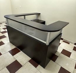 Reception Desk With Privacy Panels
