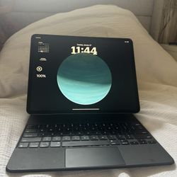 iPad Pro 12.9 w/ Apple Magic Keyboard 