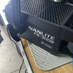 NANLITE FS-300B