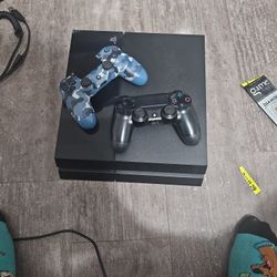 Ps4 And 2 Controllers