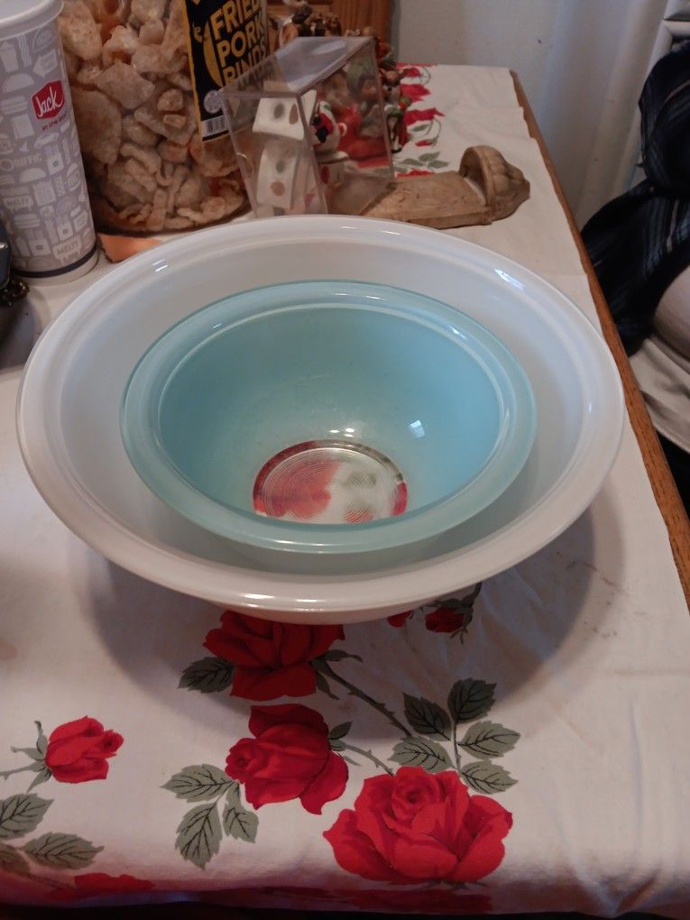 Vintage Pyrex Clear Bottom Bowls