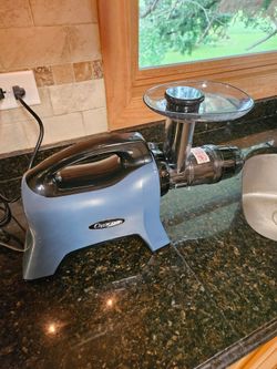 Omega Slow Masticating Juicer