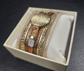 Saachi Bracelet layered Gold Magnet Closure Vegan Leather