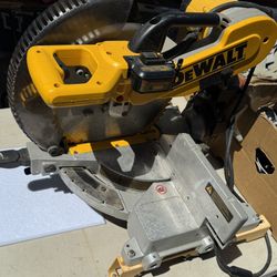 DEWALT DW716 120V 15 Amp Double-Bevel Compound 12" Corded Miter Saw 