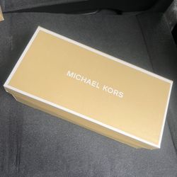 Micheal Kors Flats 