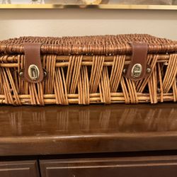 Vintage Wicker Picnic Basket with Leather Straps Turn Lock Rustic Cottage Farmhouse Decor