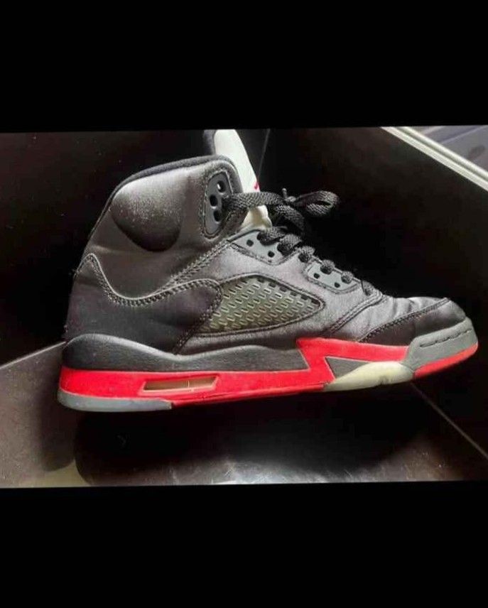 Jordan 5 Retro SATIN Bred Youth Size 5.5