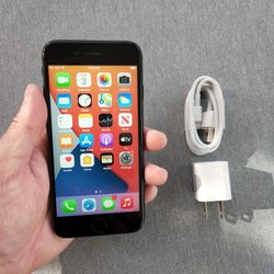 iPhone 7 - UNLOCKED - Like New  