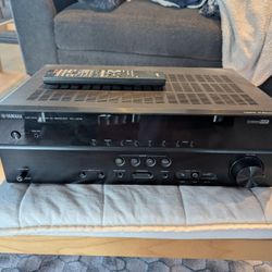 Yamaha RX-V375 5.1 Channel AV Receiver with Remote