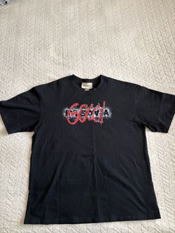 Gucci Men's Black Interlocking Sprayed Graffiti Logo T-Shirt - Size