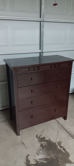 Dresser