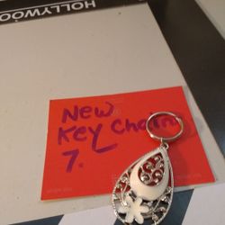 Silverstone & White Design Keychain Nwot