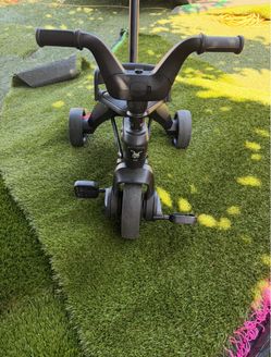Doona Midnight tricycle