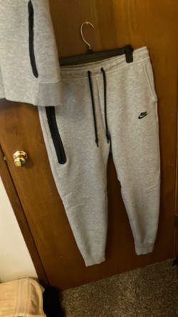 Men’s Nike Fleece Tech Set Top and Bottom. Size L  $120