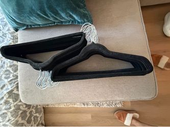 50 Velvet Hangers — out of box